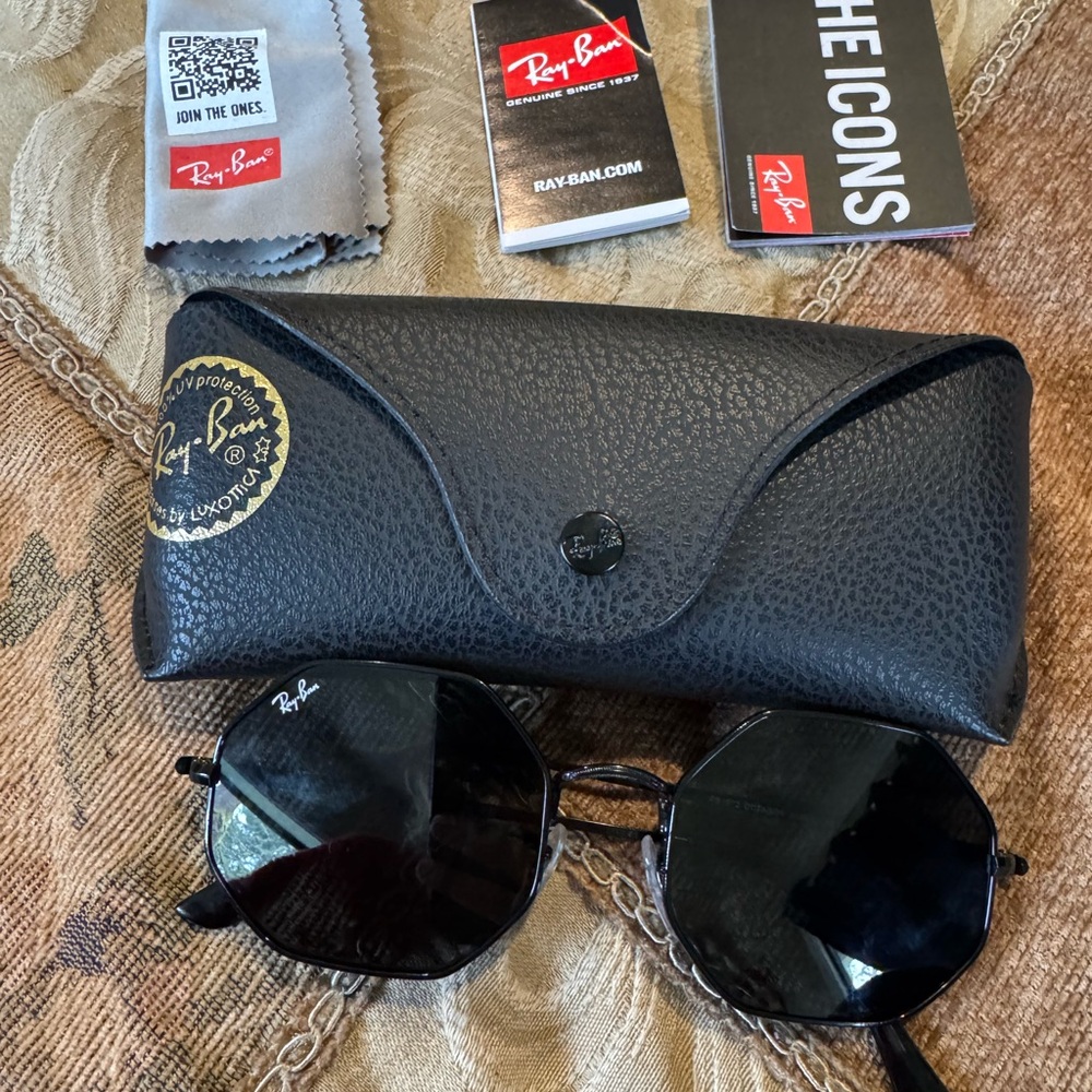 Ray-Ban Black Leather Sunglasses Case